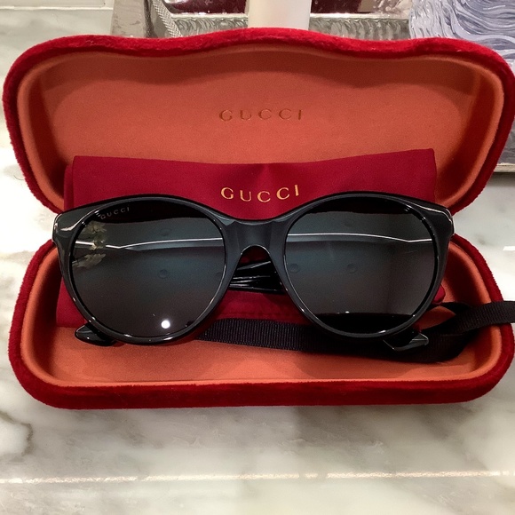 Gucci 56m sunglasses
